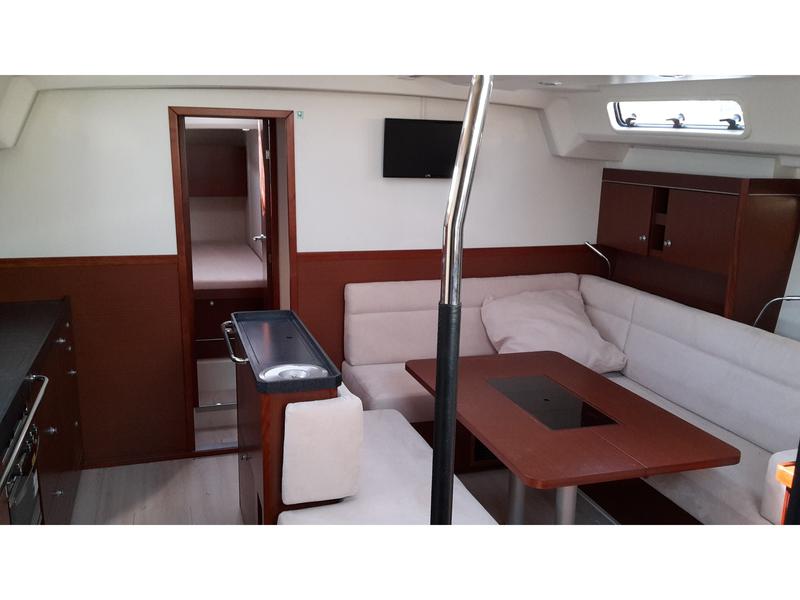 Book yachts online - sailboat - Hanse 505 - Figarola - rent