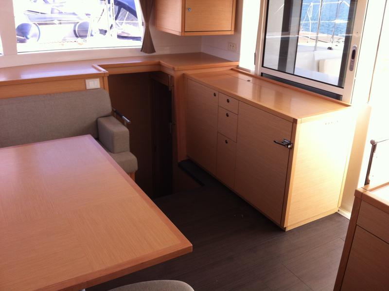 Book yachts online - catamaran - Lagoon 450 - Mej - rent