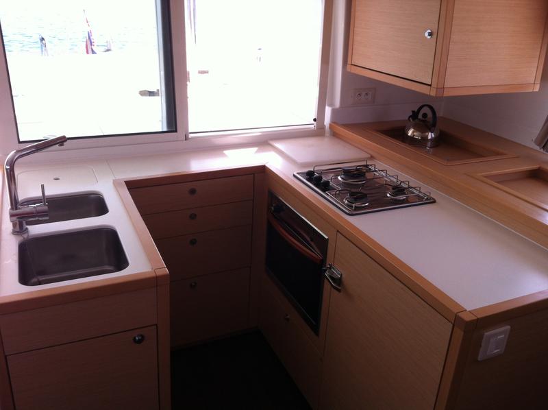 Book yachts online - catamaran - Lagoon 450 - Mej - rent