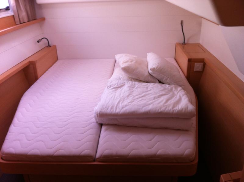 Book yachts online - catamaran - Lagoon 450 - Mej - rent