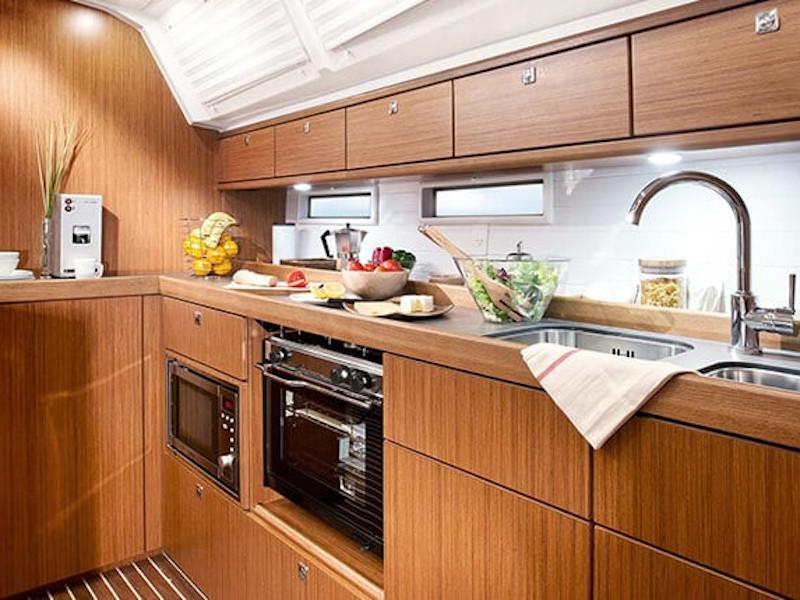 Book yachts online - sailboat - Bavaria 46 - Konti - rent