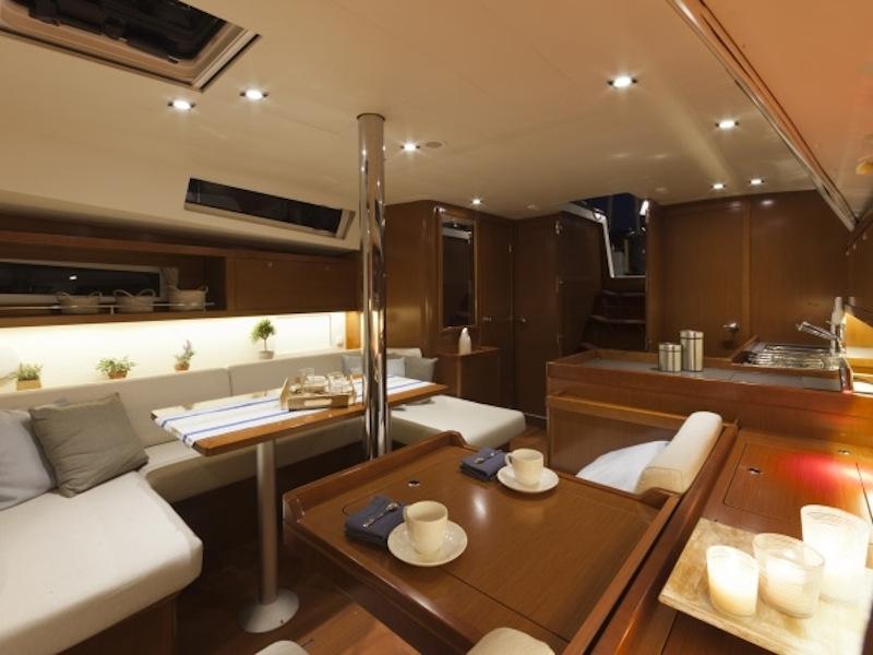 Book yachts online - sailboat - Bavaria 41 - Stepping Stone - rent