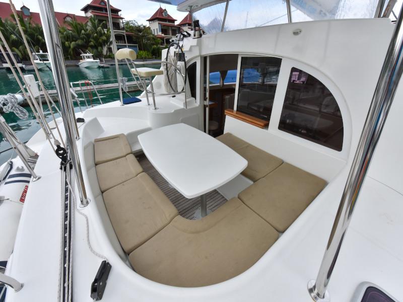 Book yachts online - catamaran - Lagoon 380 - Magikal - rent