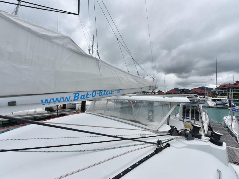 Book yachts online - catamaran - Lagoon 380 - Magikal - rent