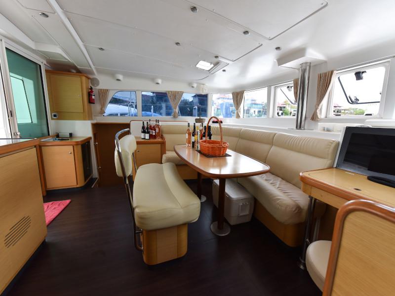 Book yachts online - catamaran - Lagoon 440 - Mystikal - rent