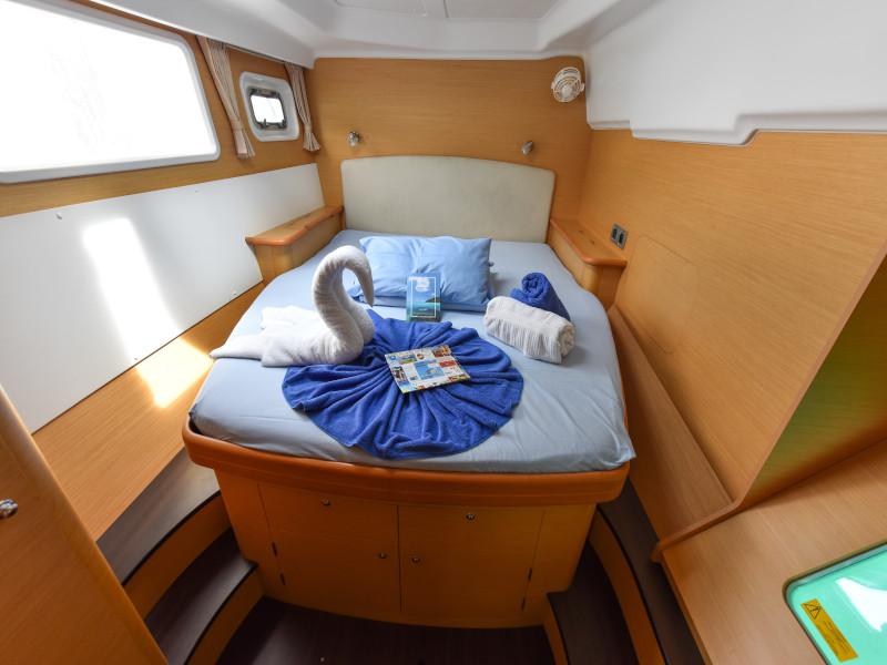 Book yachts online - catamaran - Lagoon 440 - Mystikal - rent