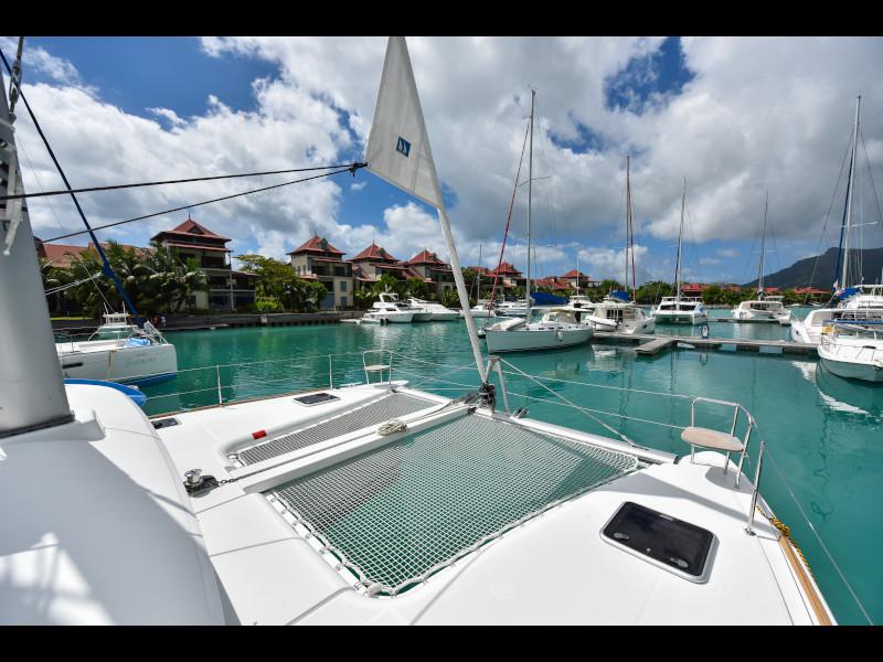 Book yachts online - catamaran - Lagoon 400 - Emilio - rent