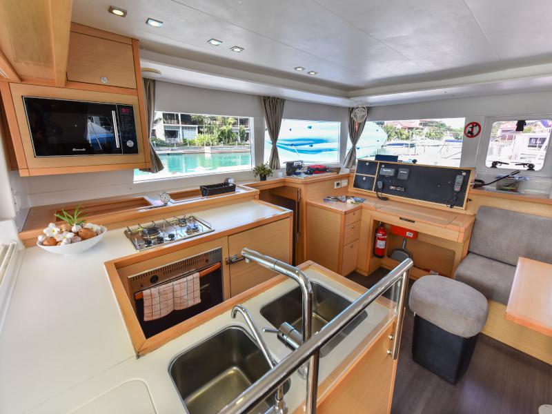 Book yachts online - catamaran - Lagoon 450 - Muzikal - rent