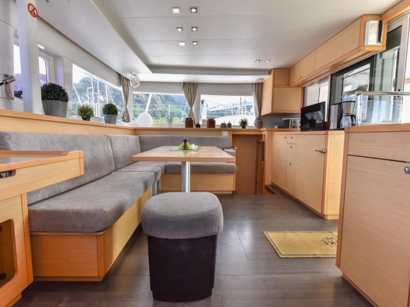 Book yachts online - catamaran - Lagoon 450 - Muzikal - rent