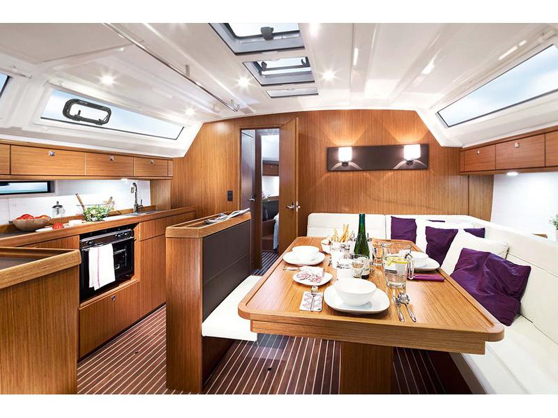 Book yachts online - sailboat - Bavaria 46 BT '15 - Lianna - rent