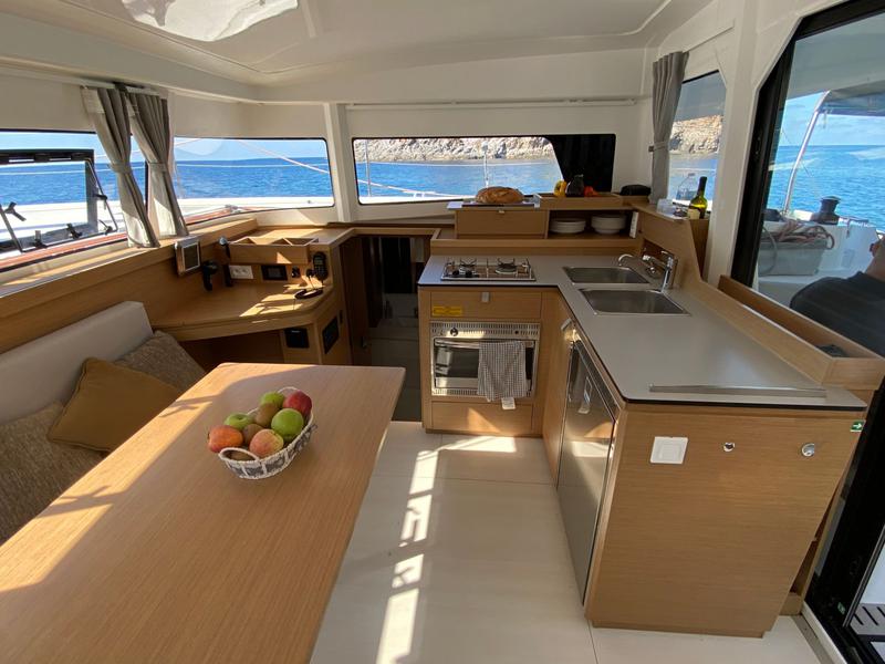 Book yachts online - catamaran - Excess 11 - Pulse Line Version - Zèfiro - rent