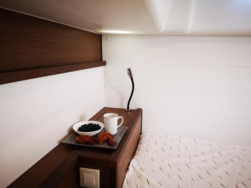 Book yachts online - catamaran - Lagoon 450 Fly - CALM POINT - rent
