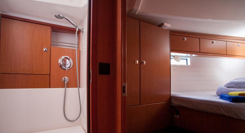 Book yachts online - sailboat - Bavaria Cruiser 46 - Easy Point - rent