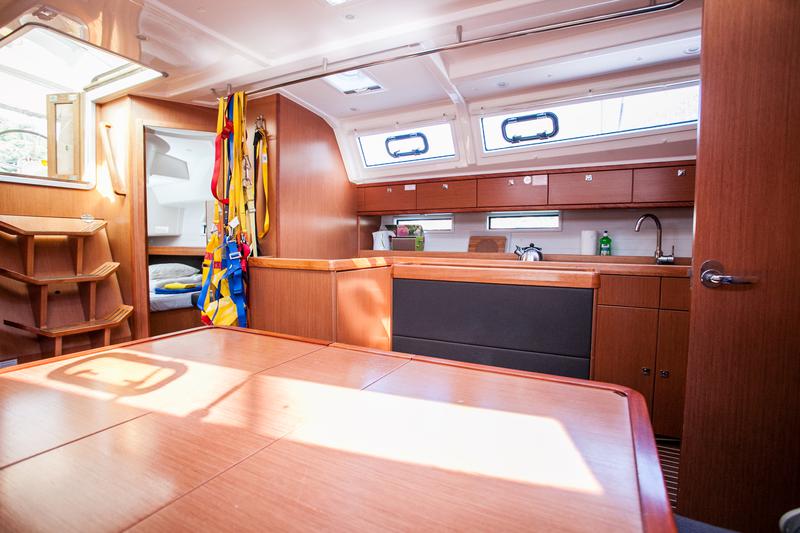Book yachts online - sailboat - Bavaria Cruiser 46 - Easy Point - rent