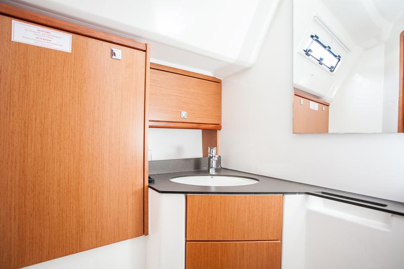 Book yachts online - sailboat - Bavaria Cruiser 46 - Easy Point - rent