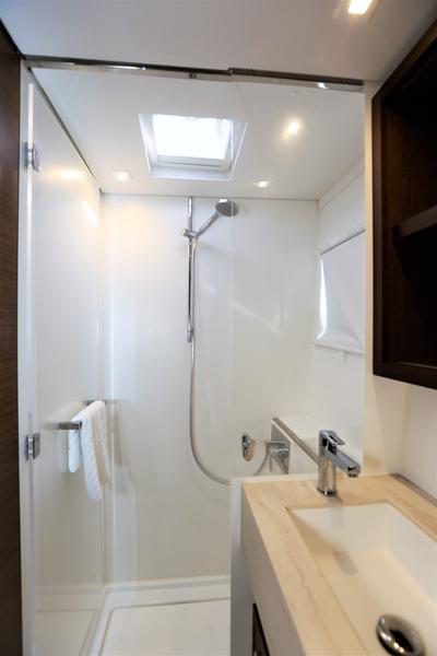 Book yachts online - catamaran - Lagoon 46 Fly - LADY POINT  - rent