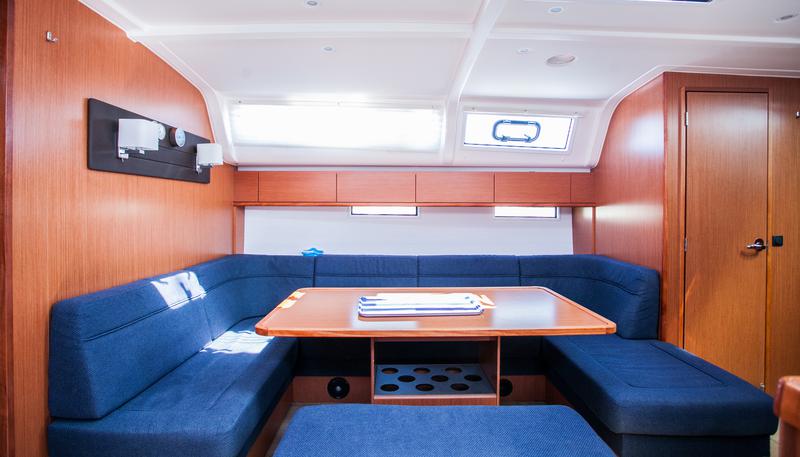 Book yachts online - sailboat - Bavaria Cruiser 51 - Game Point - rent