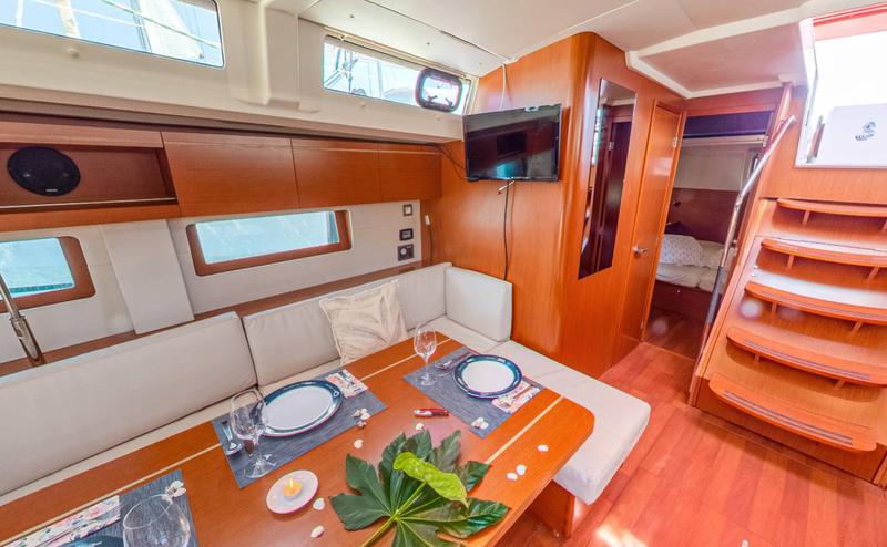 Book yachts online - sailboat - Oceanis 51.1 - South Point - rent