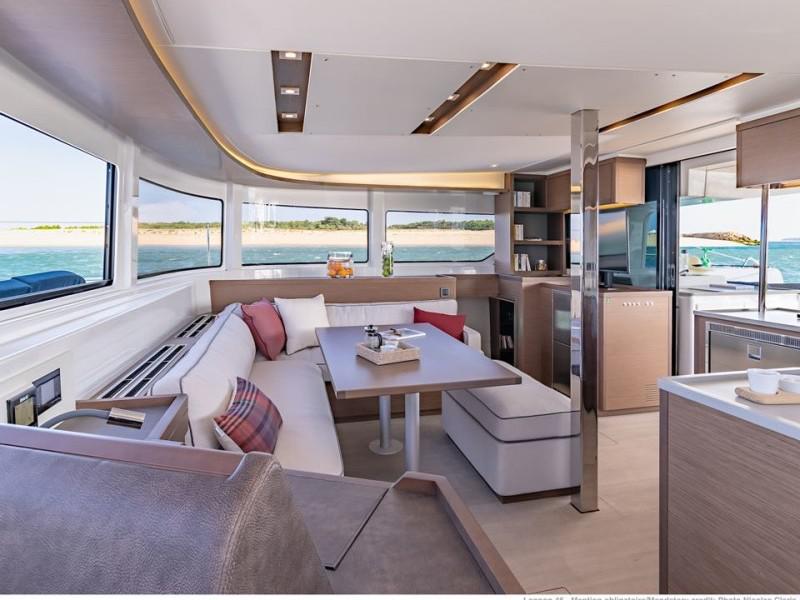 Book yachts online - catamaran - Lagoon 46 Fly - MAGIC POINT - rent