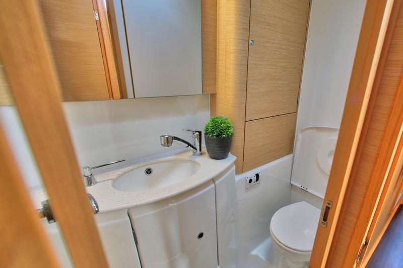 Book yachts online - catamaran - Lagoon 440 - UNIQUE - rent