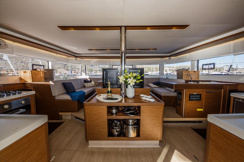 Book yachts online - catamaran - Lagoon 50 Fly - SUMMER STAR  - rent