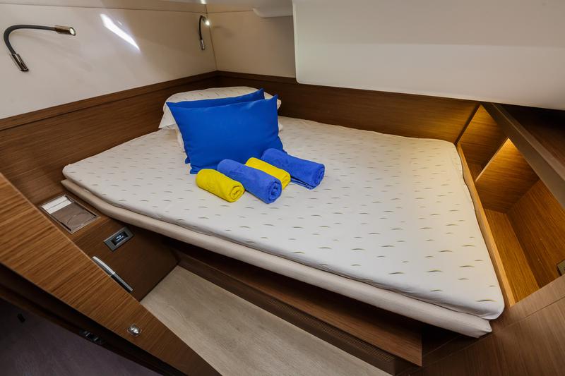Book yachts online - catamaran - Lagoon 50 Fly - SUMMER STAR  - rent