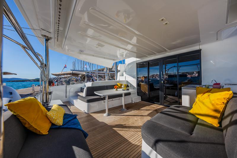 Book yachts online - catamaran - Lagoon 50 Fly - SUMMER STAR  - rent