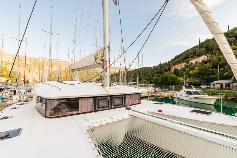 Book yachts online - catamaran - Lagoon 400 S2 - SUMMERTIME  - rent