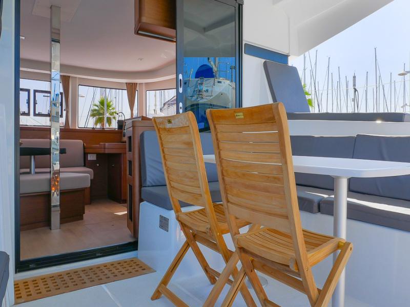 Book yachts online - catamaran - Lagoon 42 - SEA VOYAGER  - rent