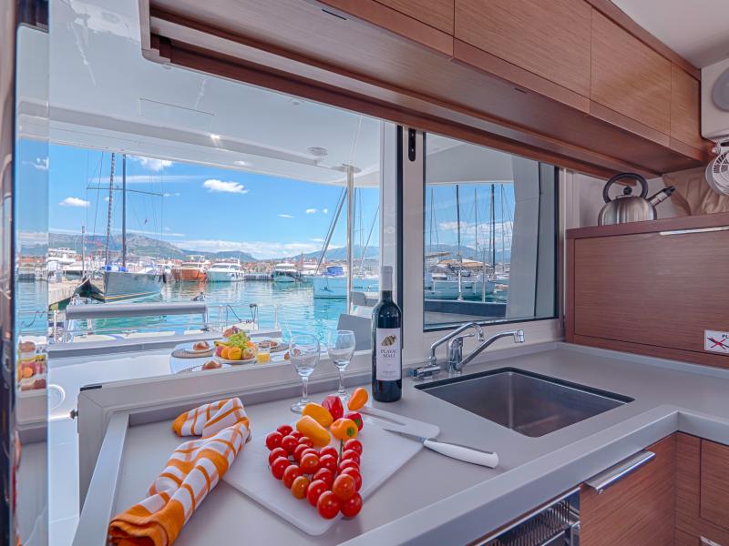 Book yachts online - catamaran - Lagoon 40 - BLUE EYES  - rent