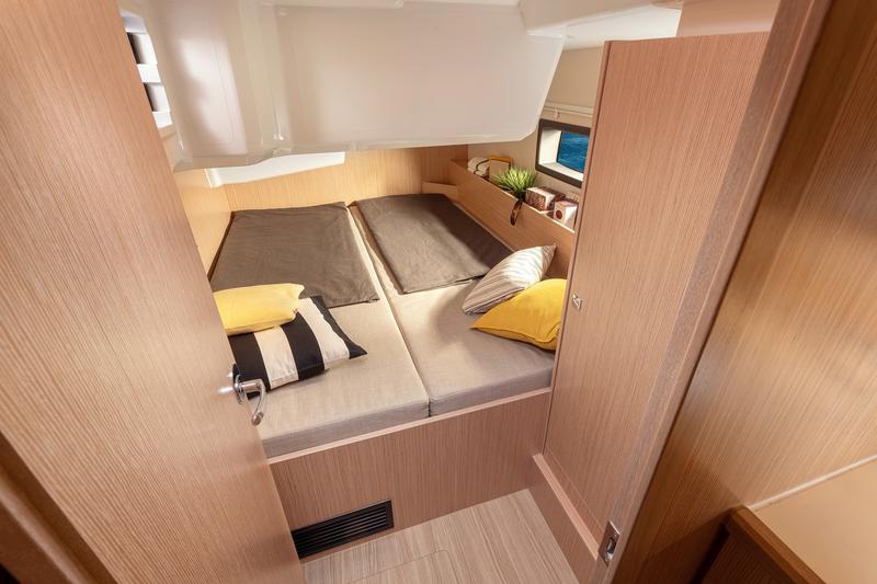 Book yachts online - sailboat - Bavaria C38 - Seka VI - rent