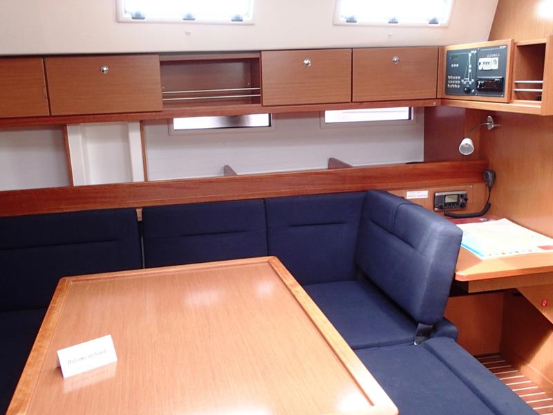 Book yachts online - sailboat - Bavaria 45 Cruiser - Controvento - rent