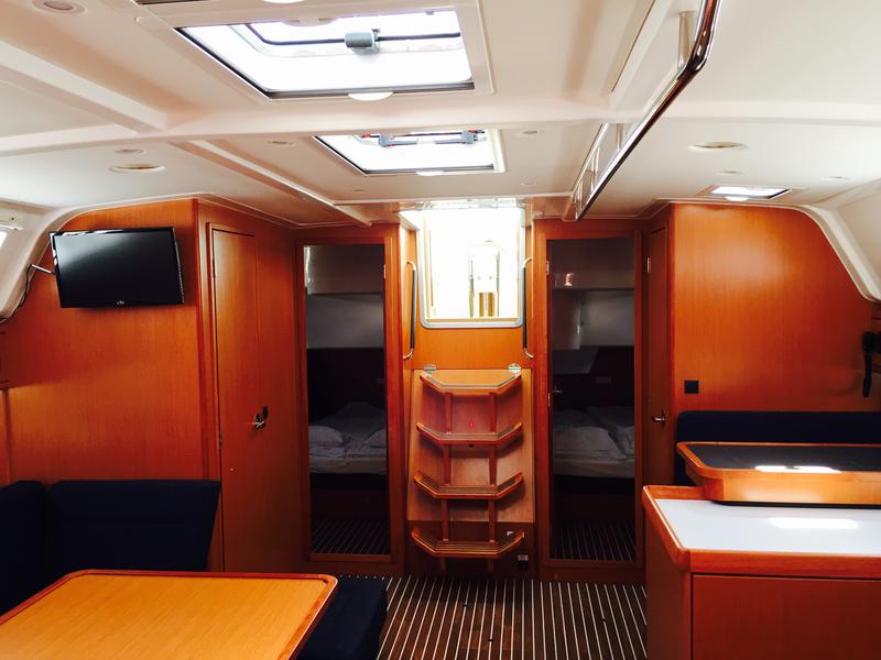 Book yachts online - sailboat - Bavaria Cruiser 51 - YOLO - rent