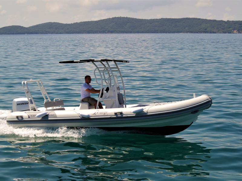 Book yachts online - motorboat - Highfield Patrol 660 - RIB No Name - rent