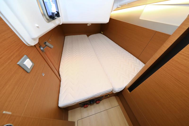 Book yachts online - sailboat - Sun Odyssey 410 - Vague - rent