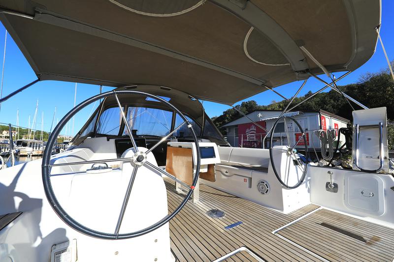 Book yachts online - sailboat - Dufour 382 - Sunset - rent