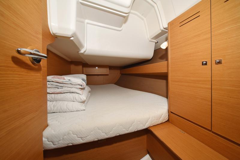 Book yachts online - sailboat - Dufour 382 - Sunset - rent