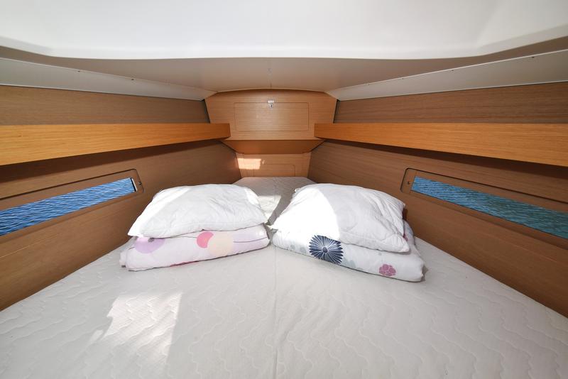 Book yachts online - sailboat - Dufour 382 - Sunset - rent