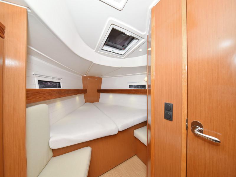 Book yachts online - sailboat - Bavaria Cruiser 40 - PIA M - rent