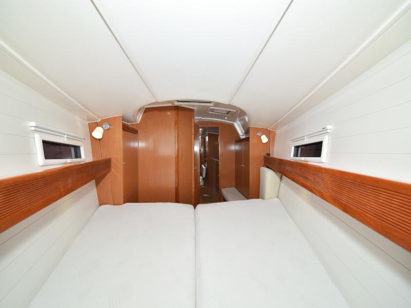 Book yachts online - sailboat - Bavaria Cruiser 40 - PIA M - rent