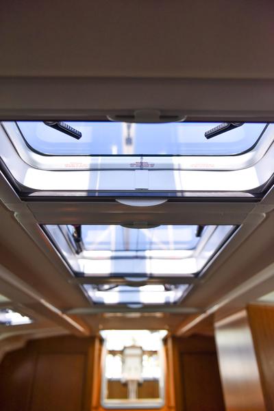 Book yachts online - sailboat - Bavaria 37 - Viviana - rent