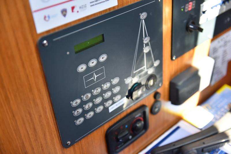 Book yachts online - sailboat - Bavaria 37 - Viviana - rent