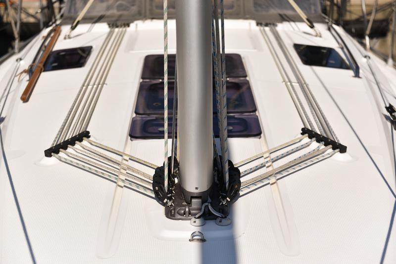 Book yachts online - sailboat - Bavaria 37 - Viviana - rent