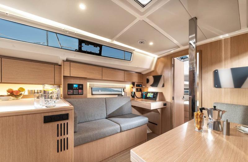 Book yachts online - sailboat - Bavaria C42 - Dna - rent