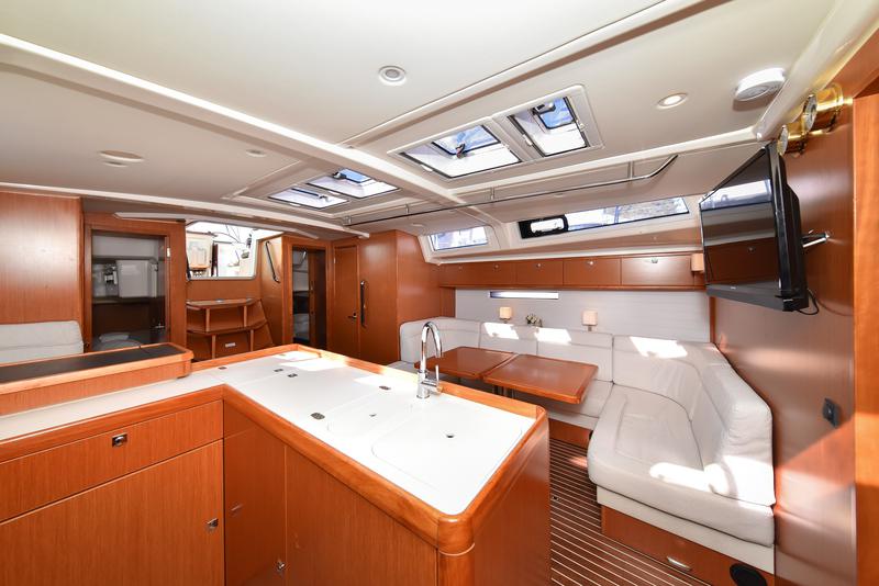 Book yachts online - sailboat - Bavaria Cruiser 56 - FAT BOY - rent