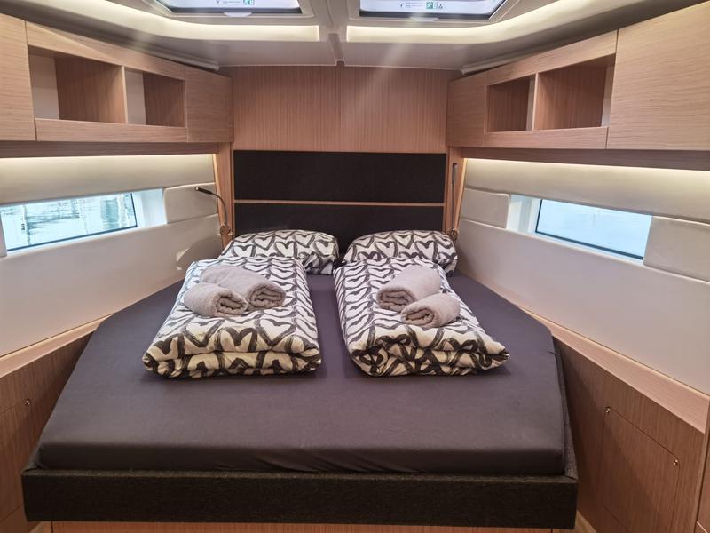 Book yachts online - sailboat - Bavaria C45 Style - Aria - rent