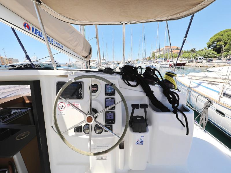 Book yachts online - catamaran - Lipari 41 - LUBI - rent