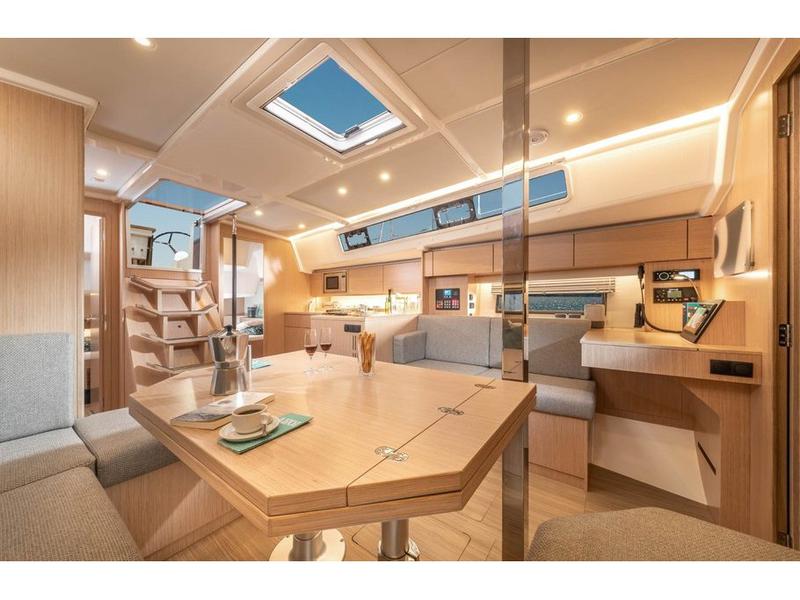 Book yachts online - sailboat - Bavaria C42 - NN - rent
