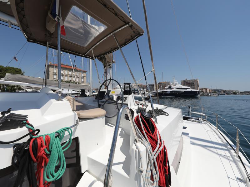 Book yachts online - catamaran - Bali 4.0.. - SO FAR SO GOOD - rent