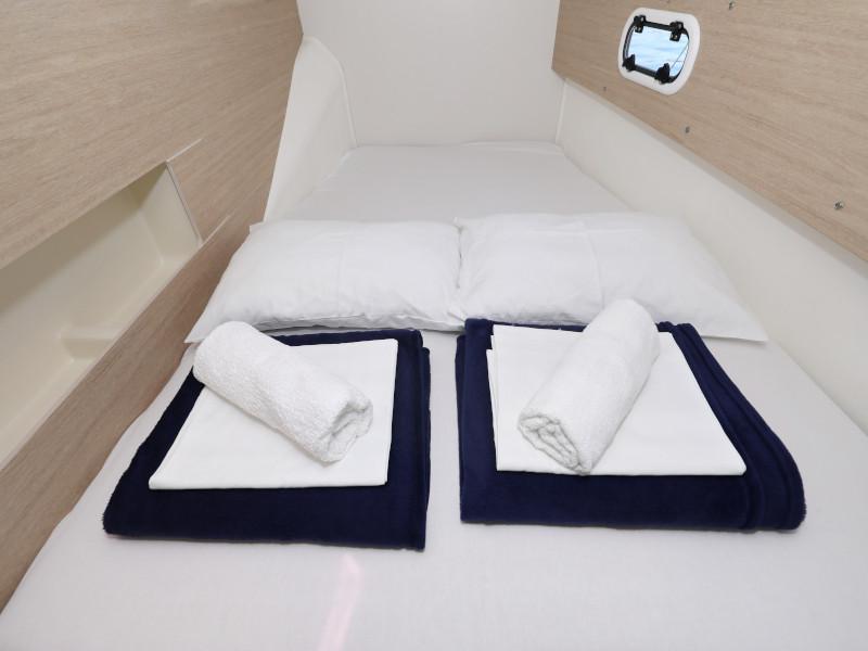 Book yachts online - catamaran - Bali 4.0.. - SO FAR SO GOOD - rent